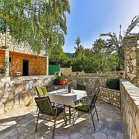 Garni Elite Hotel *